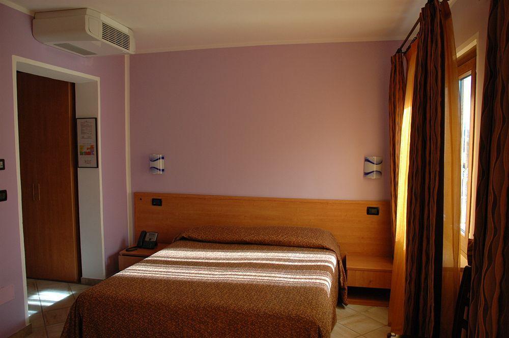 Hotel&Restaurant Armanac De Toubie Arnad Dış mekan fotoğraf