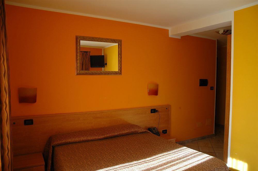 Hotel&Restaurant Armanac De Toubie Arnad Dış mekan fotoğraf