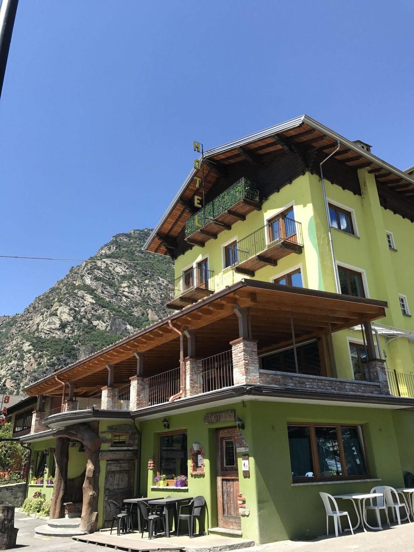 Hotel&Restaurant Armanac De Toubie Arnad Dış mekan fotoğraf